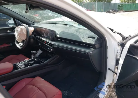 2025 Kia K5 Gt-Line z USA, uszkodzony, nr VIN KNAG64J77S5325294